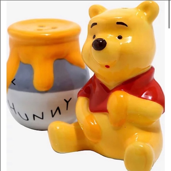 LAST ONE Disney Winnie the Pooh Salt & Pepper Set - Picture 2 of 6
